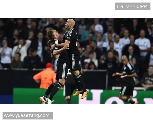 米迪兰特与阿普尔的激烈对决揭示足球战术的魅力与精彩瞬间