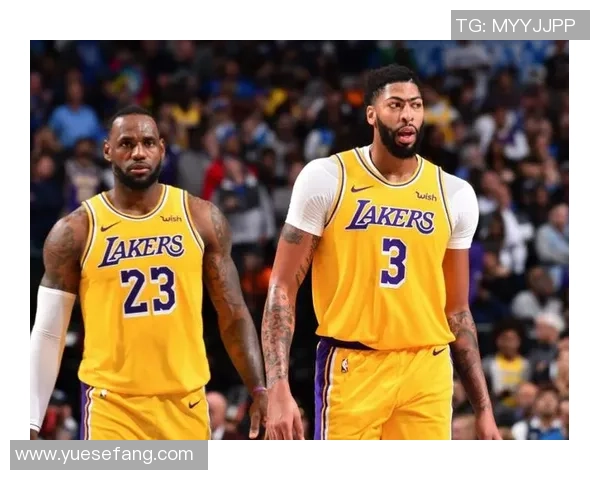 绿军与湖人激战再续经典对决球迷期待巅峰对决的精彩瞬间