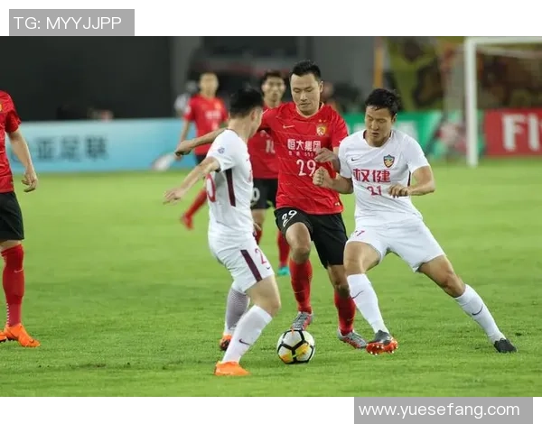 重温经典对决权健与恒大激战回顾与精彩瞬间分析