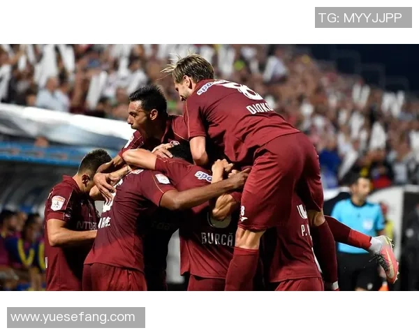 克卢日与特拉维夫马的精彩对决揭示足球战术与团队协作的魅力 克卢日与特拉维夫马的精彩对决揭示足球战术与团队协作的魅力