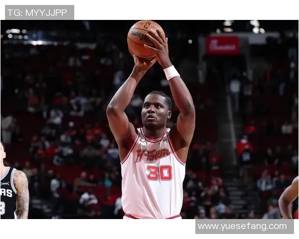 克林特卡佩拉:从默默无闻到NBA篮板王的奋斗历程与成就 克林特卡佩拉:从默默无闻到NBA篮板王的奋斗历程与成就