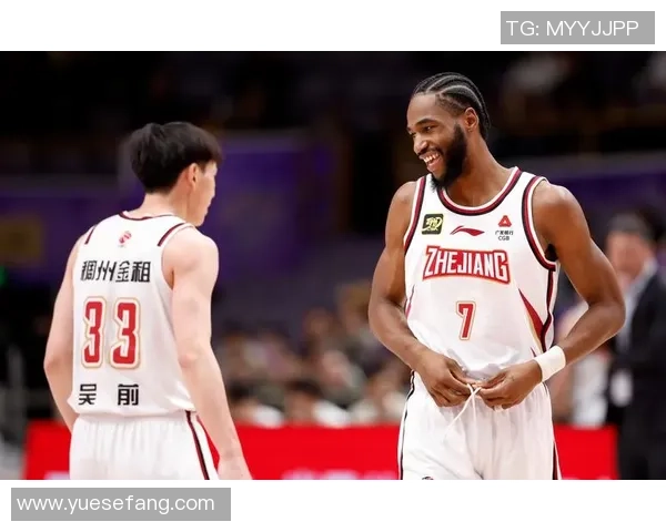 克罗急流与西雅图海的激烈对决展现篮球魅力与团队精神