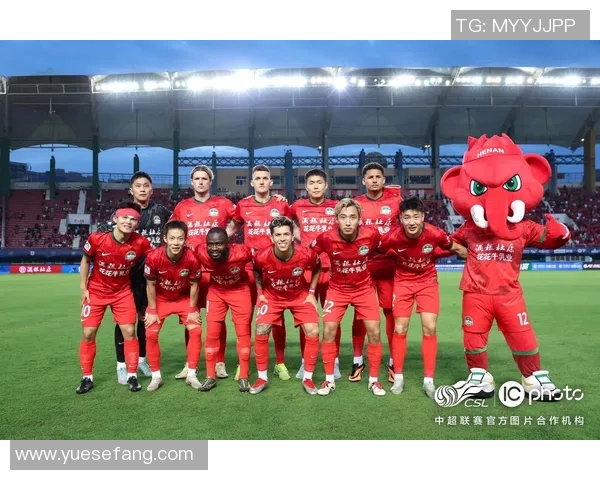 中超激战河南队迎战江苏队双方全力争胜争夺宝贵积分