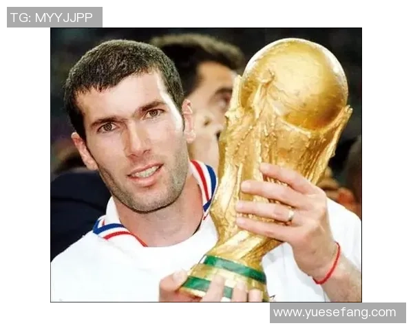 齐祖与小罗的巅峰对决：两位足球巨星的传奇交锋与辉煌岁月回顾